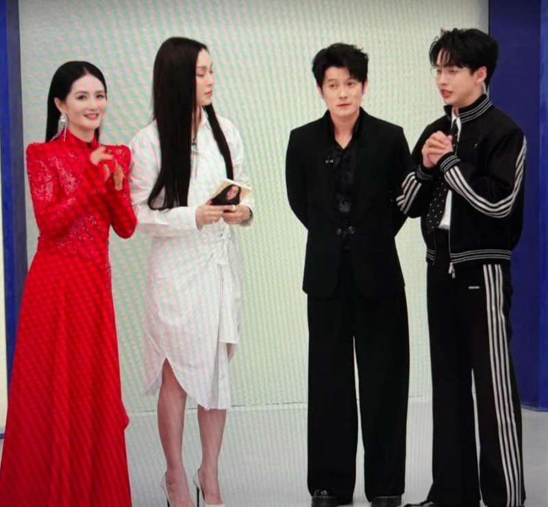 数千万次点击与舆论映射:重构职业素养的边界与自我认知的真相 新闻