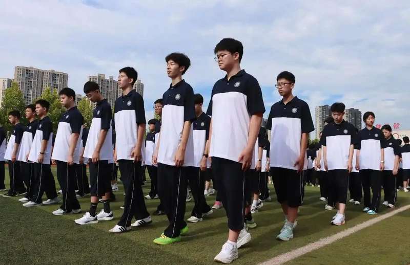 隐匿在校园背后的2026新规:校服强制令升级与维权指南 教育招生