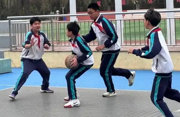 隐匿在校园背后的2026新规:校服强制令升级与维权指南 教育招生