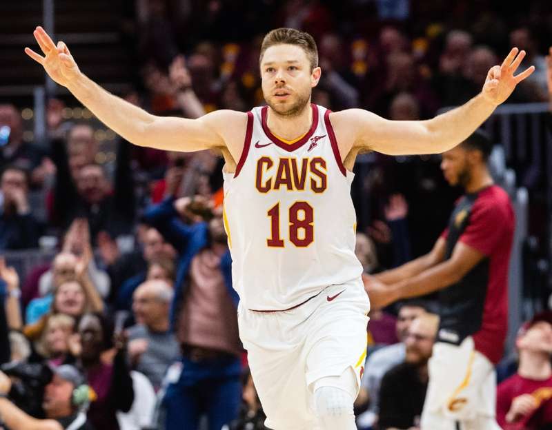  跨越十年双重加冕：揭秘德拉维多瓦的冠军进阶路径 体育新闻