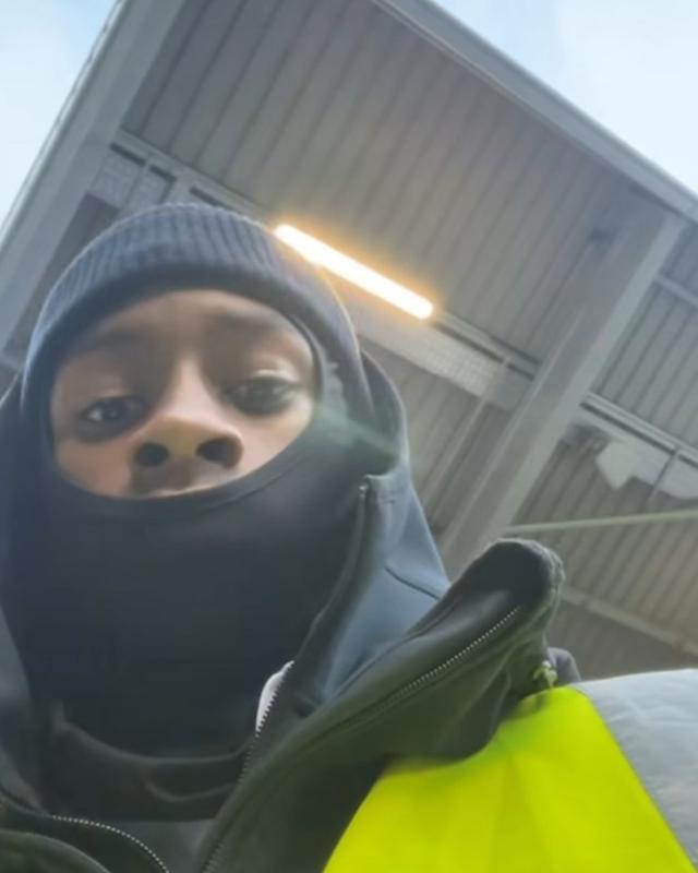  从快递小哥到挑战英超：一位非职业球员的技术淬炼之路 体育新闻