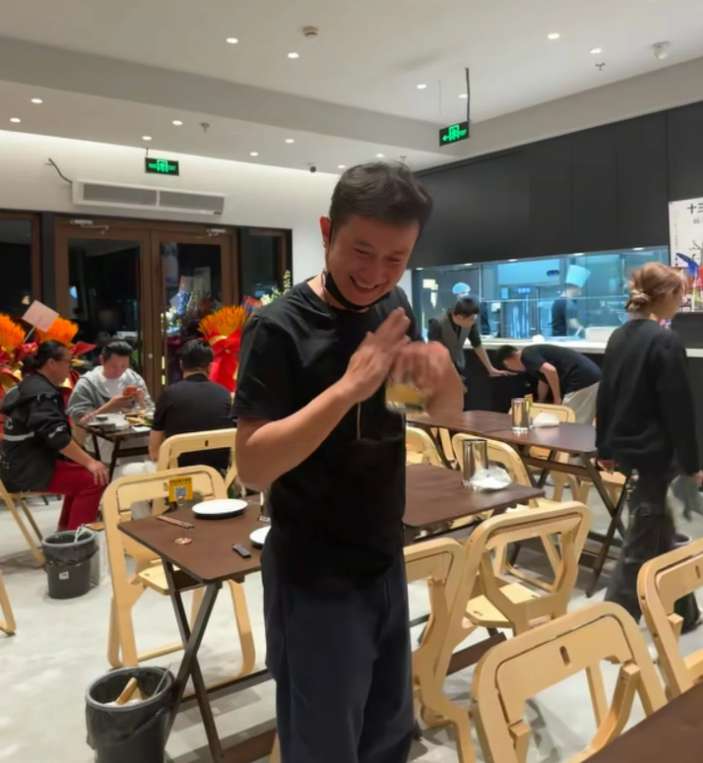  从顶流到端盘：文章餐饮创业的深层逻辑与行业警示 娱乐新闻