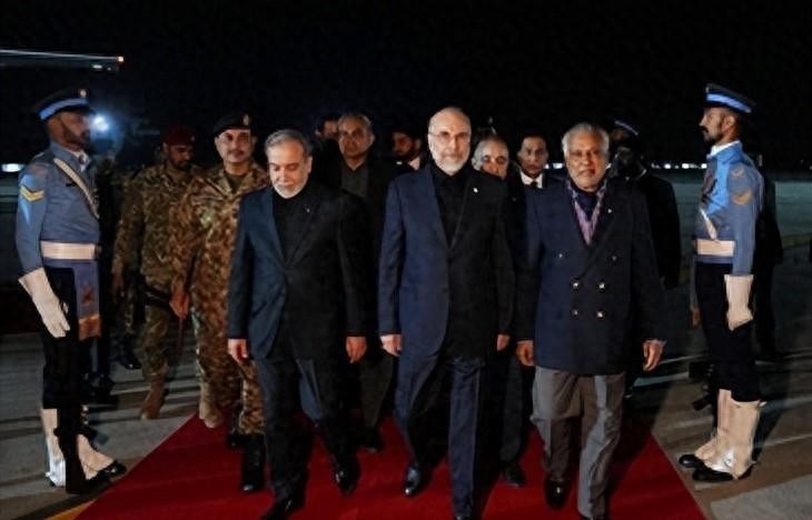  「霍尔木兹困局」：特朗普的霸权博弈何以走向死胡同 新闻