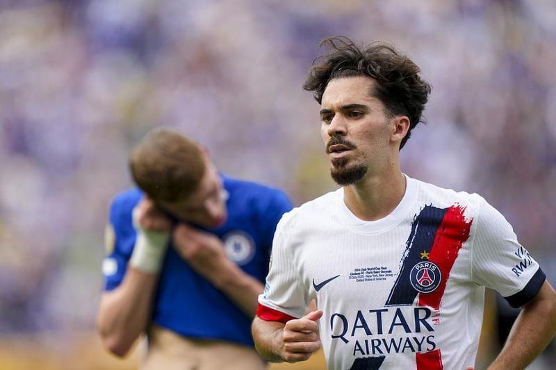  焦点之夜来临：皇马曼城第五次淘汰赛交锋；巴黎卫冕之路遇切尔西，马竞热刺上演硬仗。 体育新闻 焦点之夜来临：皇马曼城第五次淘汰赛交锋；巴黎卫冕之路遇切尔西，马竞热刺上演硬仗。 体育新闻