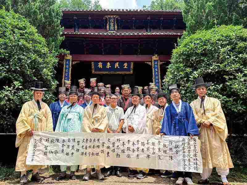  千年书院，承载东方智慧；跨越山海，连接文明脉络。 文化旅游