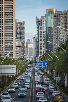 投资者吐槽券商痛点频现，中证协通报直指佣金与转销户难题；服务改进路径已现端倪。