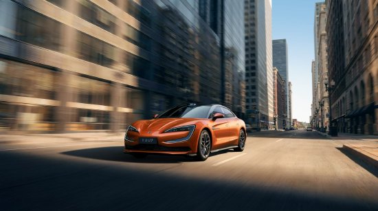  比亚迪仰望旗舰矩阵焕新登场；第二代刀片电池携闪充技术；高端出行迎来全面革新。 汽车科技