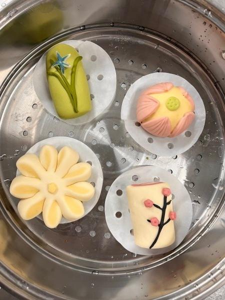  大学生创意突破，养生馒头实现高价转化；四季花韵融入传统主食。 健康养生