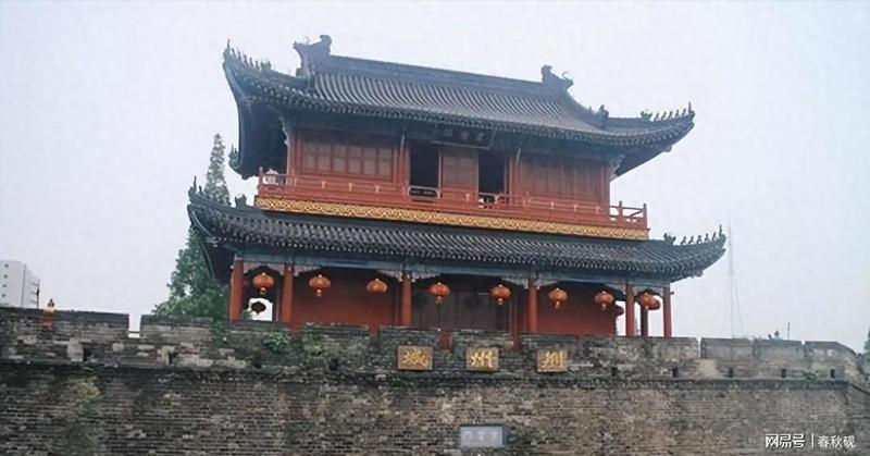 一座曾是国都的镇子，和它沉默千年的故事