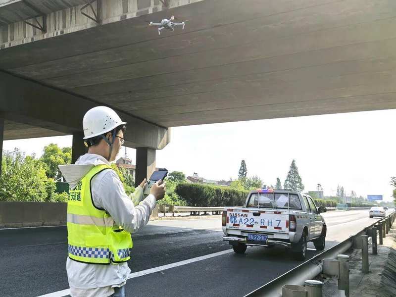 谷雨时节的高速公路守护者:他们用责任筑起风雨中的安全坦途 新闻